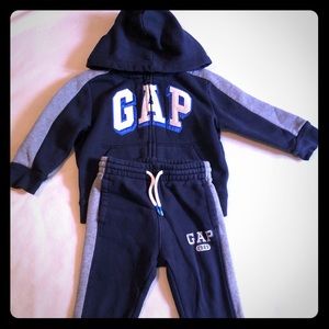 🚨 SOLD🚨 Gap Sweat Suit for Boys